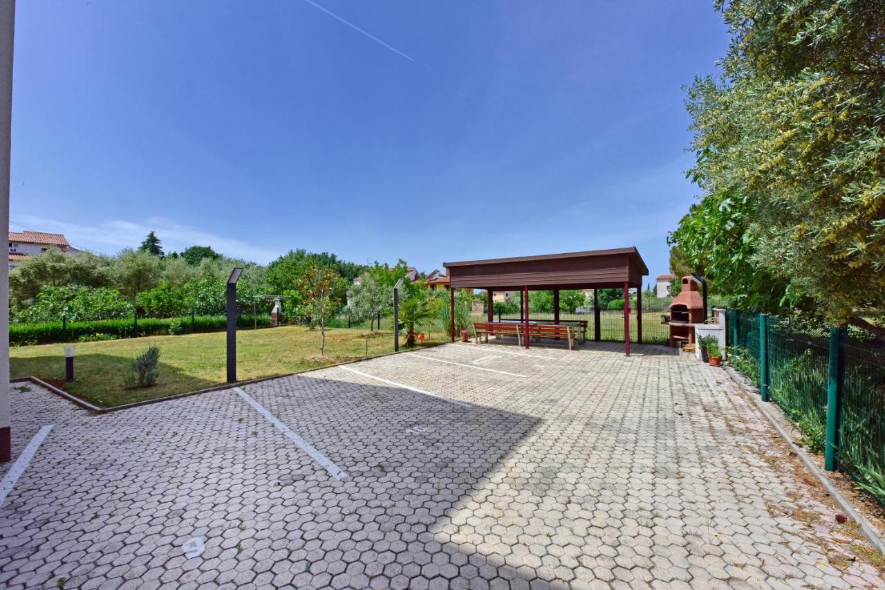Apartments Elin Sofia Пореч Экстерьер фото