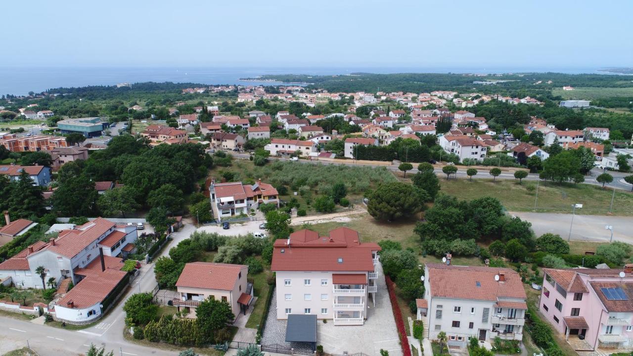 Apartments Elin Sofia Пореч Экстерьер фото
