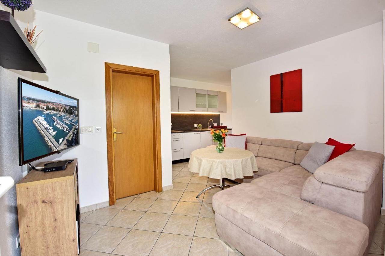 Apartments Elin Sofia Пореч Экстерьер фото
